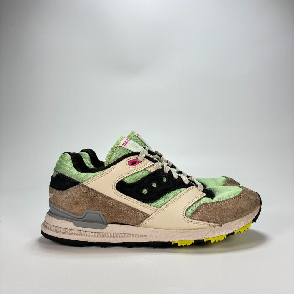 Saucony Courageous Light Green Tan Retro Running Sneakers S70847-6 Men's Size 7